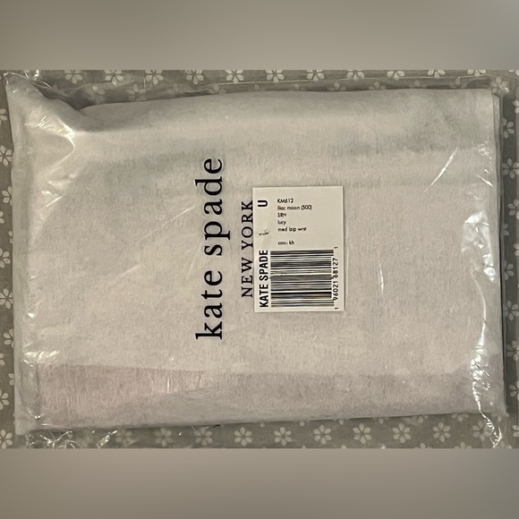 Kate Spade Zip Pouch Wristlet Lilac Moon card holder NWT in package - Picture 6 of 6